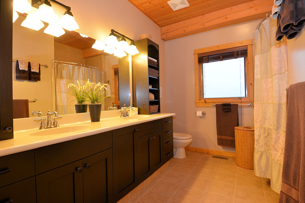 Master Ensuite: 9'3 x 10'9