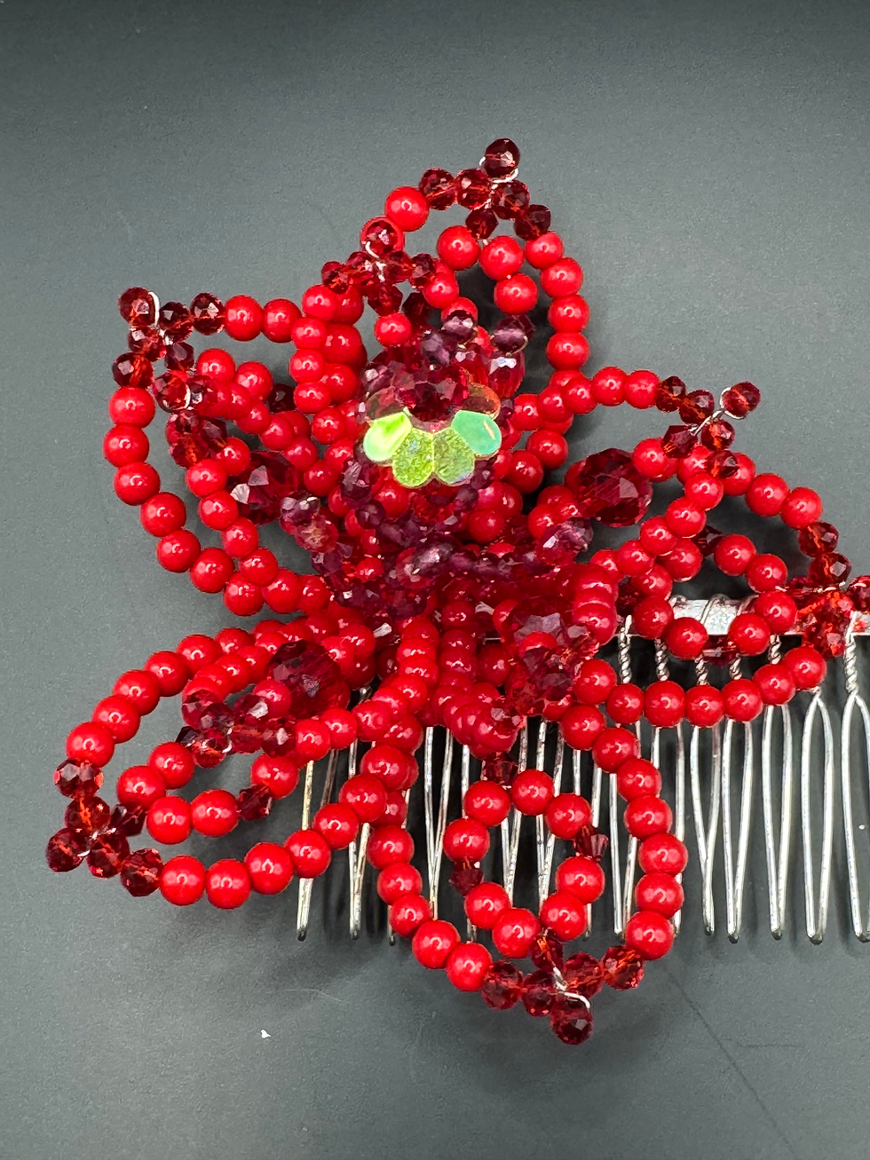 Thumbnail: A single red flower headcomb / peineta with beads & crystals