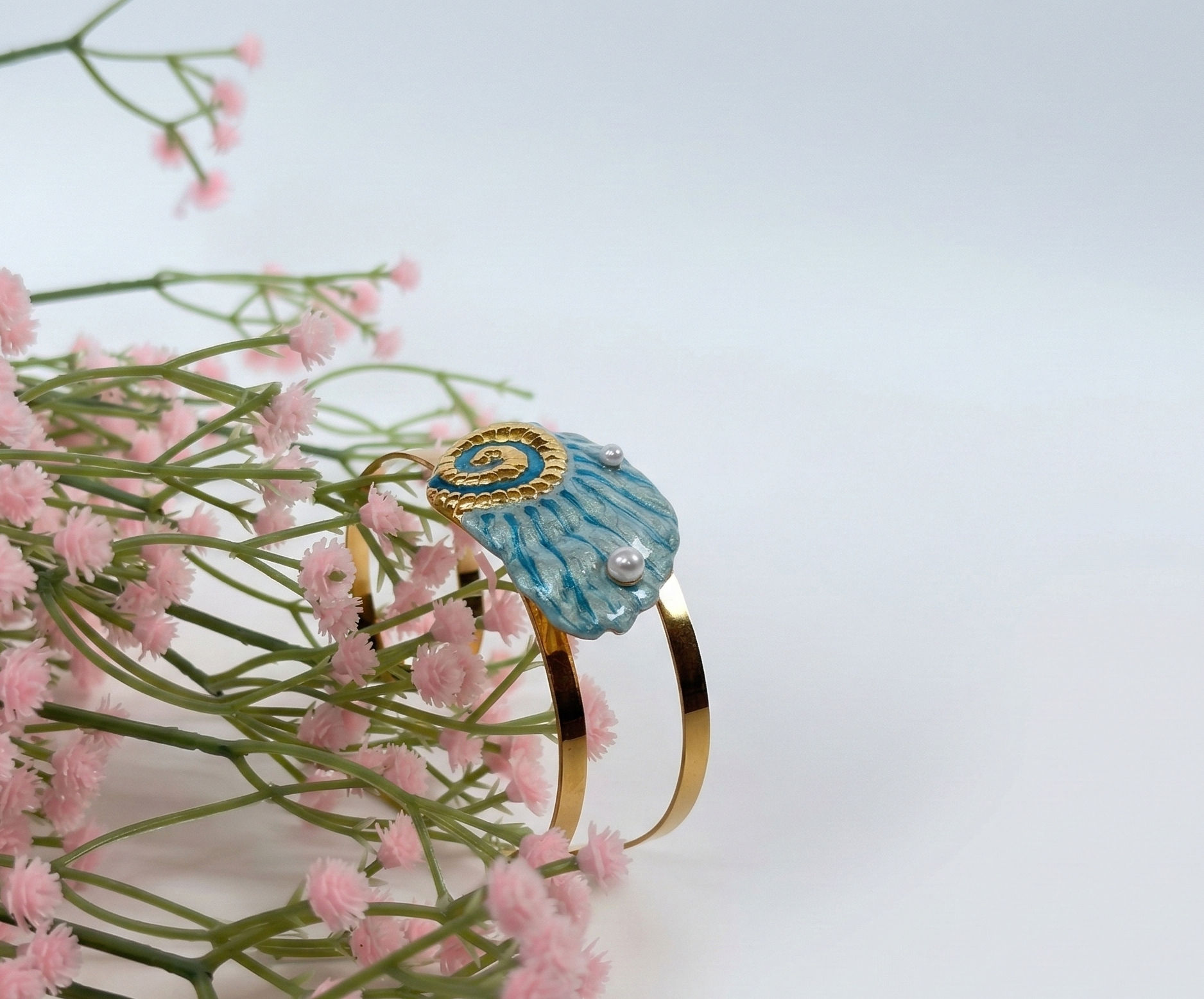 Ocean-Inspired Shell & Pearl Gold Cuff