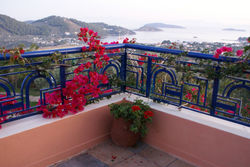 this  balcony has a story