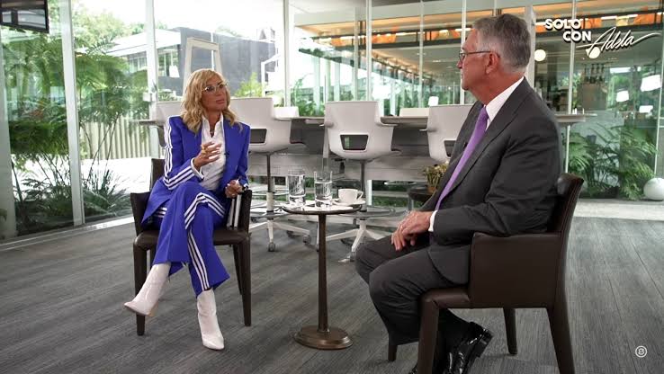 Adela Micha en entrevista con Salinas Pliego 