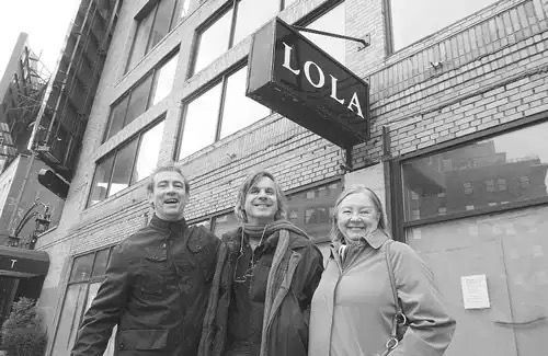 Beyond the Plate: Race, Gender, and the Sensitive Lives of Small Businesses