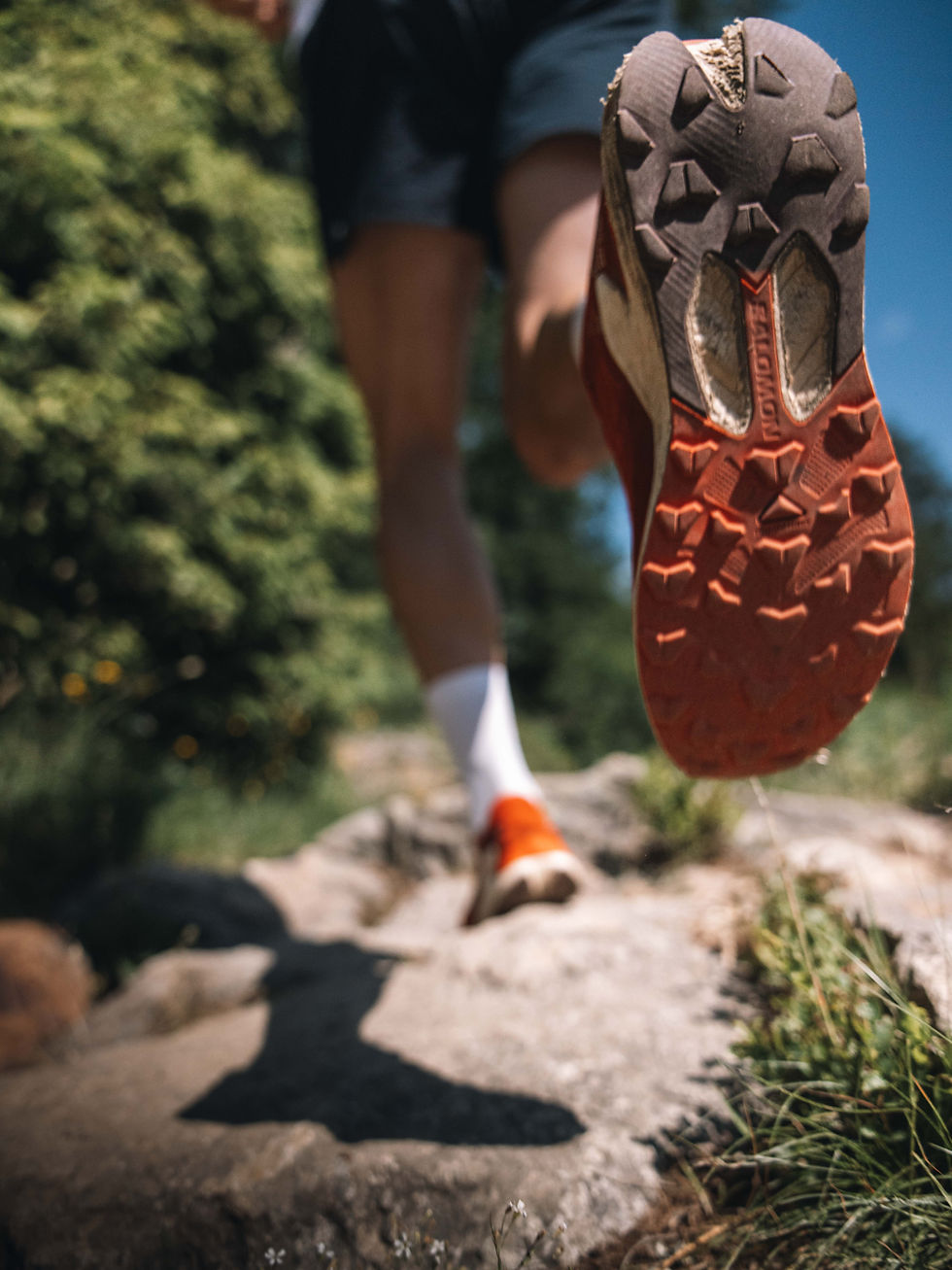Courir plus efficacement : biomécanique, coût énergétique et spécificités du trail 🦿