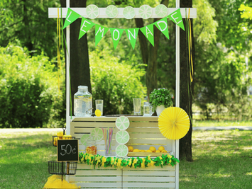 The Story of America's First Lemonade Stand: From 19th Century Saloon to American Icon