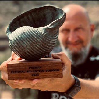 Jonatán Rodríguez, director de la compañía Pieles, recibe el «Premio Atlántico Sonoro 2022»