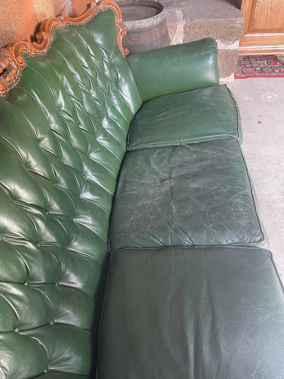 Thumbnail: Vintage Baroque Chesterfield Sofa