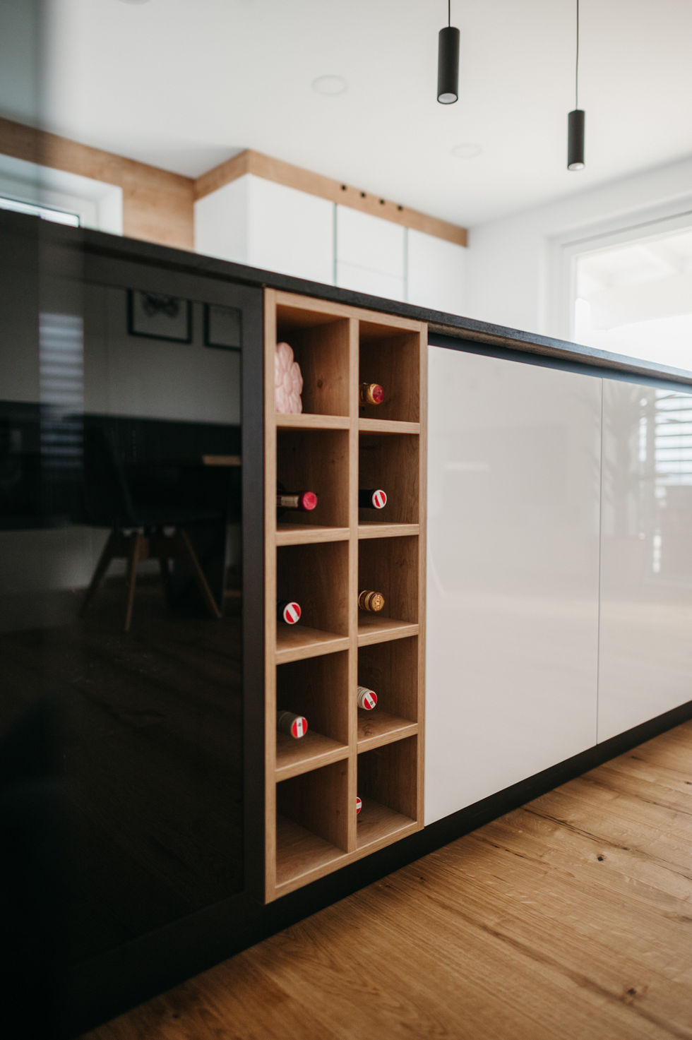 Raum8 Inneneinrichtung, Planung und Montage von Küchen, Wohnzimmer, Bad, Türen – in Rohrbach in Oberösterreich.