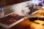 Geleneksel Türk Ocakbaşı kültürünü yansıtan bir ocakbaşı kebap fotoğrafı.
