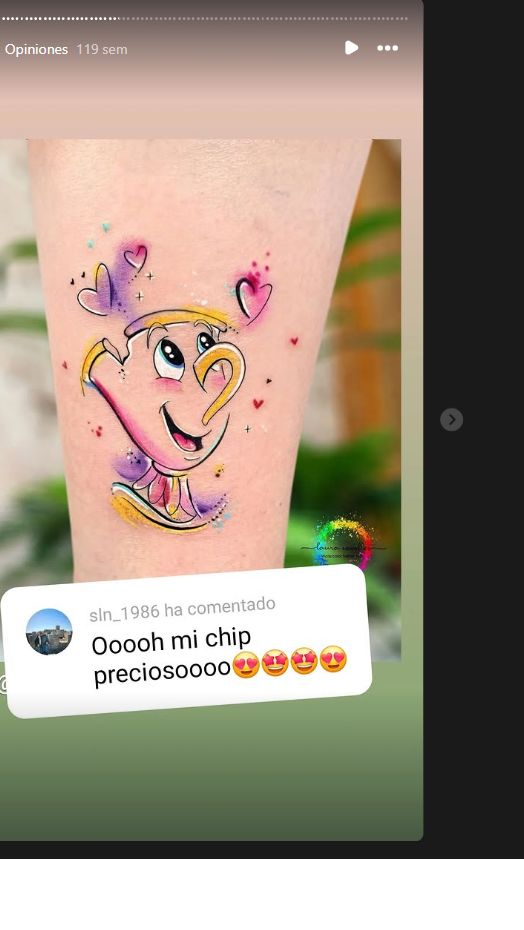 Story original de un tatuaje de Chip rodeado de corazones junto al comentario mi chip preciosoooo