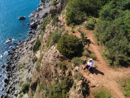 Calhau da Cova: A Praia Secreta de Sesimbra que Todos Devem Conhecer