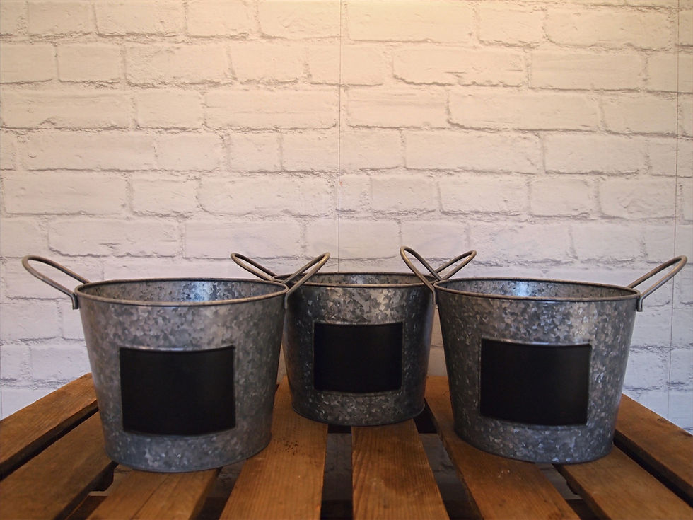 SMALL GALVANISED BUCKET