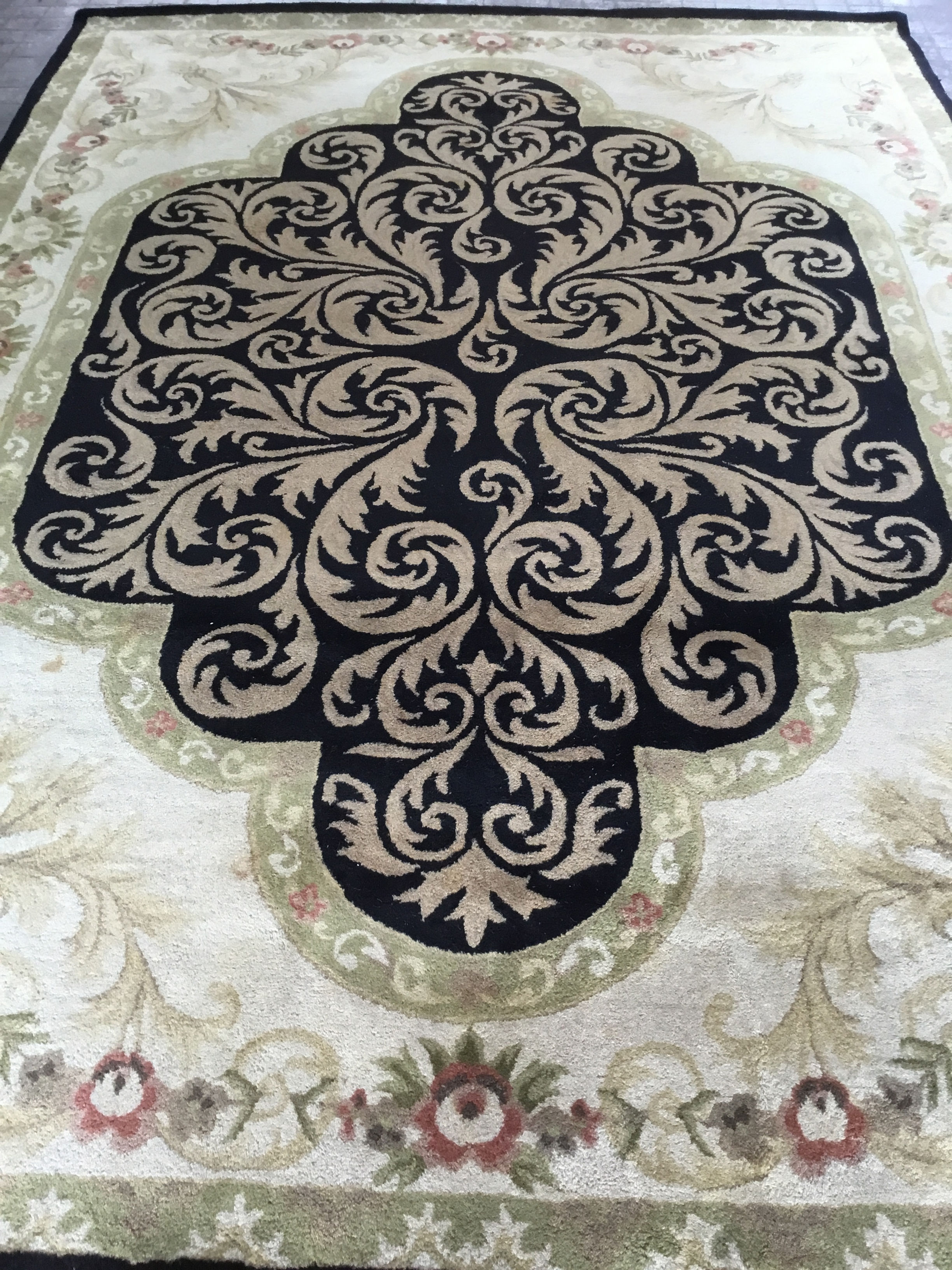 Contemporary-Machine-Rug-Made-in-India