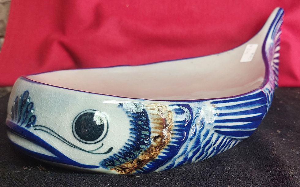 Erandi-Vintage-Serving-Bowl/Platter-Fish-Shaped-15"-long