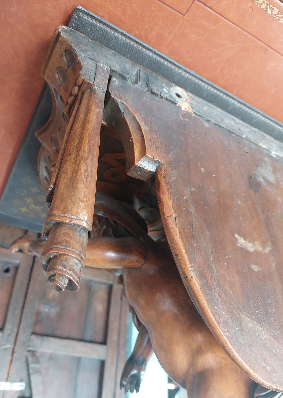 Miniatura: Antique-Putti-Corner-Shelf-Exceptional-Carving