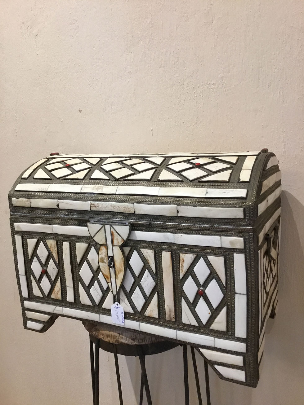 Thumbnail: Bone-Inlay-Moroccan-Trunk