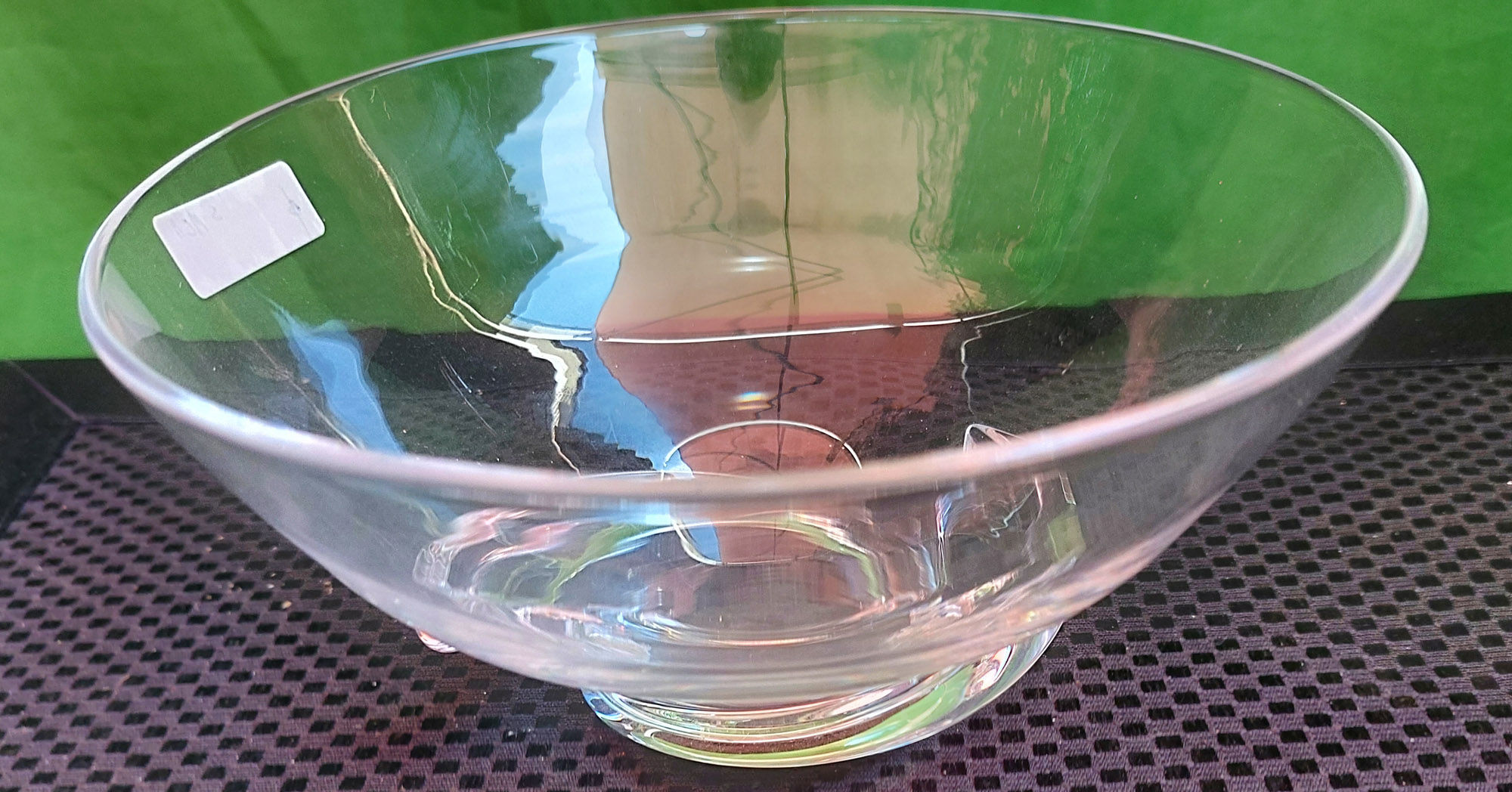 Steuben-Bowl-7-in.-Diameter-Spiral-Base-Hand-Blown