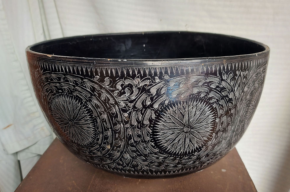 Miniatura: Cuenco masivo de laca, Michoacán, 13 1/2" de diámetro y 7" de profundidad, vintage de los años 60