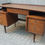 Miniatura: Mid-Century-Floating-Top-Desk-by-Hooker-Furniture,