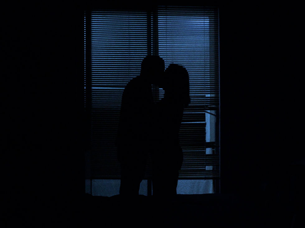 Fotograma de "Tu Mirada", con Itzel Vargas y Brad Valenzuela
