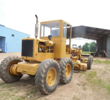 Caterpillar 112 Motor Grader 2.png