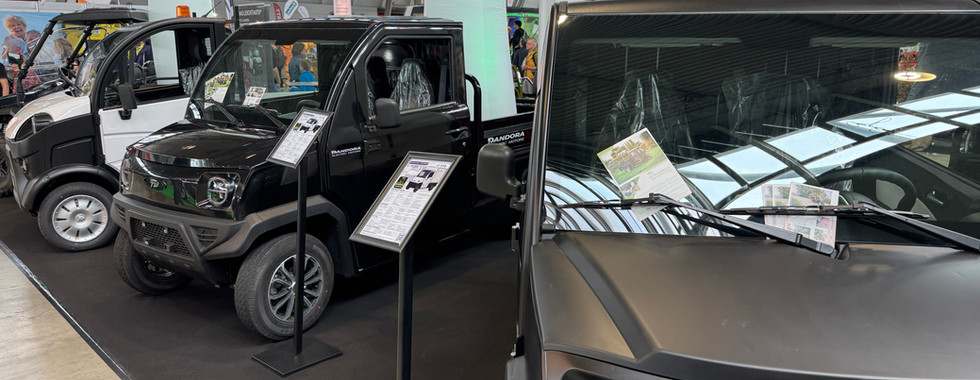 elektrische Transporter in kantigem Design