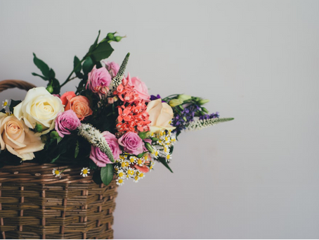 Flower Etiquette: When to Send Flowers and What to Choose