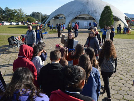 Alunos de escola santamariense participam de ações para conscientização contra a Agressão Infantil