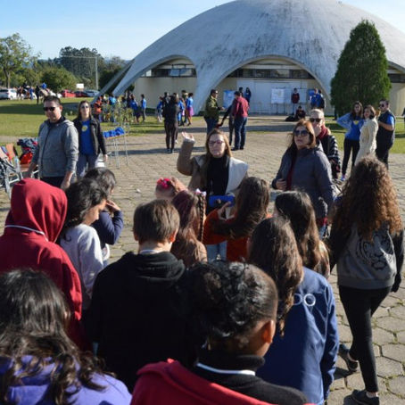 Alunos de escola santamariense participam de ações para conscientização contra a Agressão Infantil