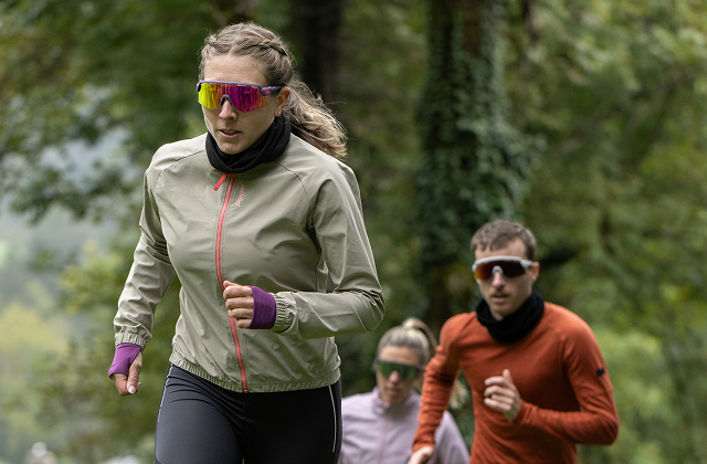 Trail running, coureur équipé de lunettes Passion Vision