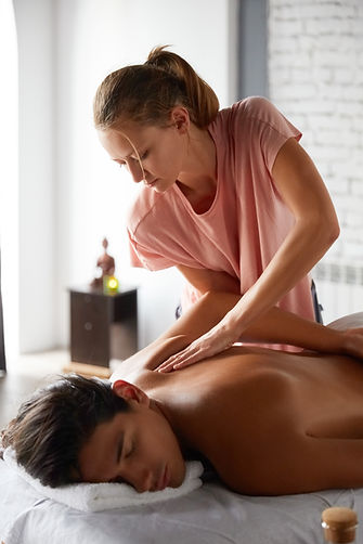 handsome-young-man-getting-massage-S9UYRHC.jpg