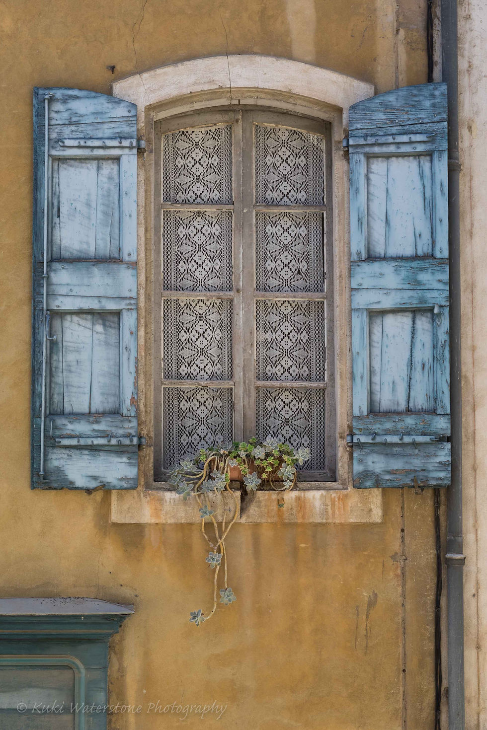 Provence window 0639