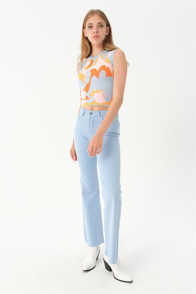 תמונה ממוזערת: Crop Top in Colorful Details