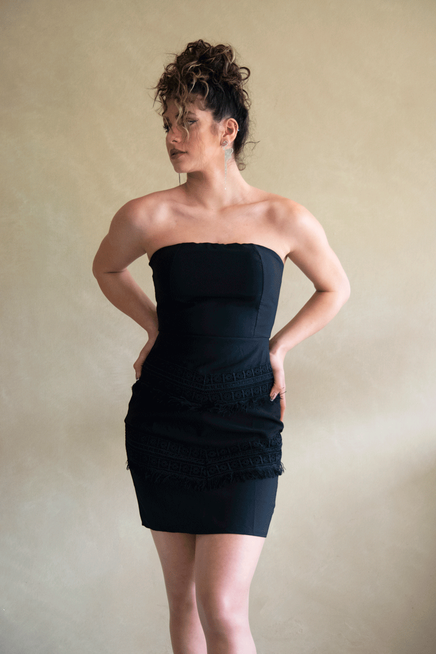 תמונה ממוזערת: Black Strapless Mini Dress