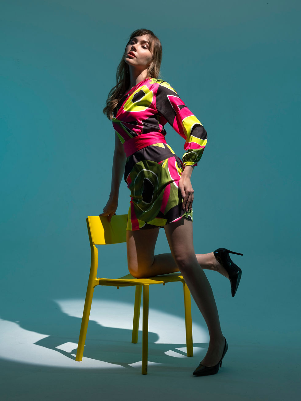 الصورة المصغرة: One Sleeve 60's inspired Mini Dress