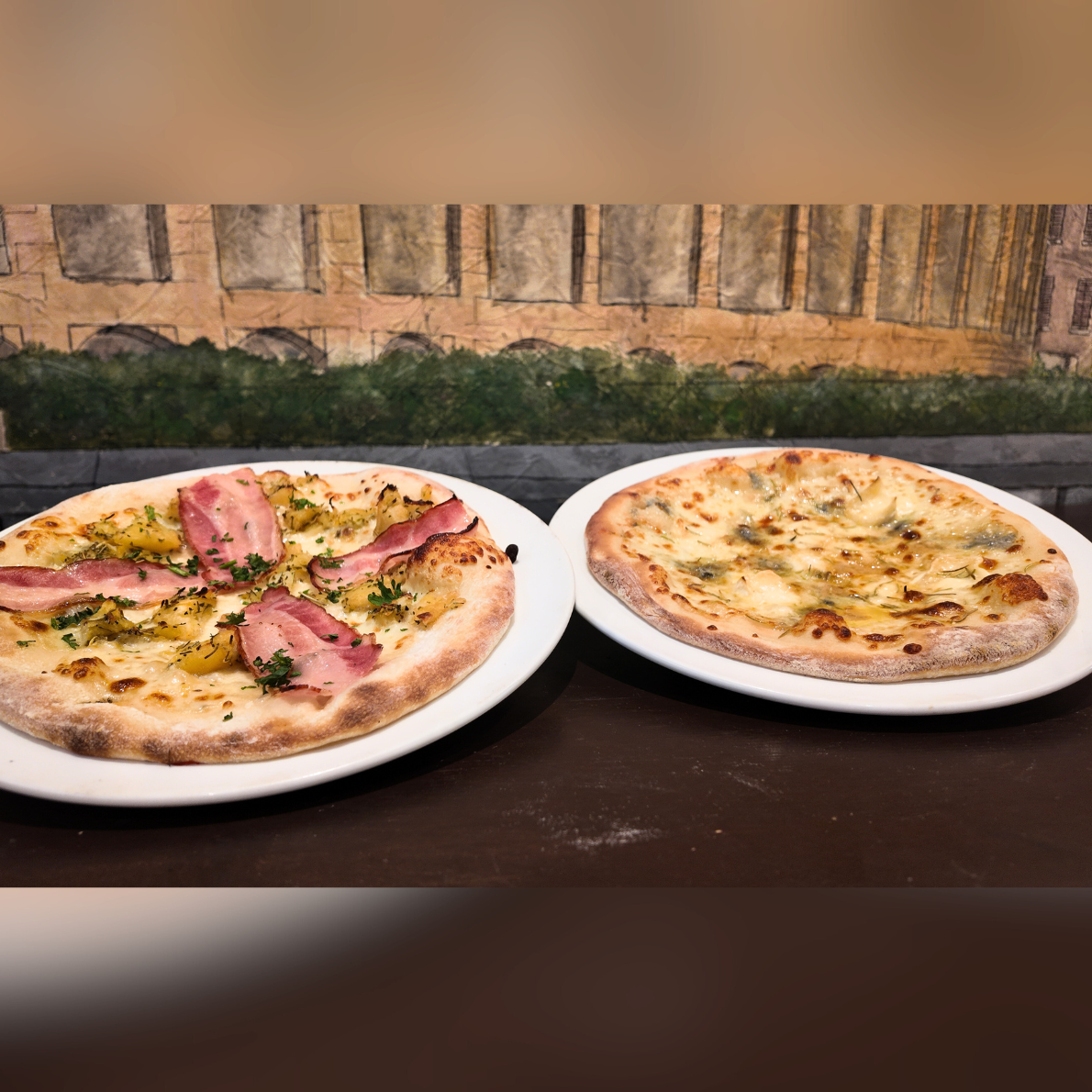 クアトロフォルマッジ (4種のチーズピッツァ)+ボスカイオーラ