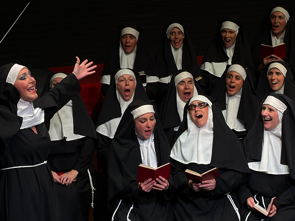 La germana Maria Clara en el primer assaig ab les monges. (AC)