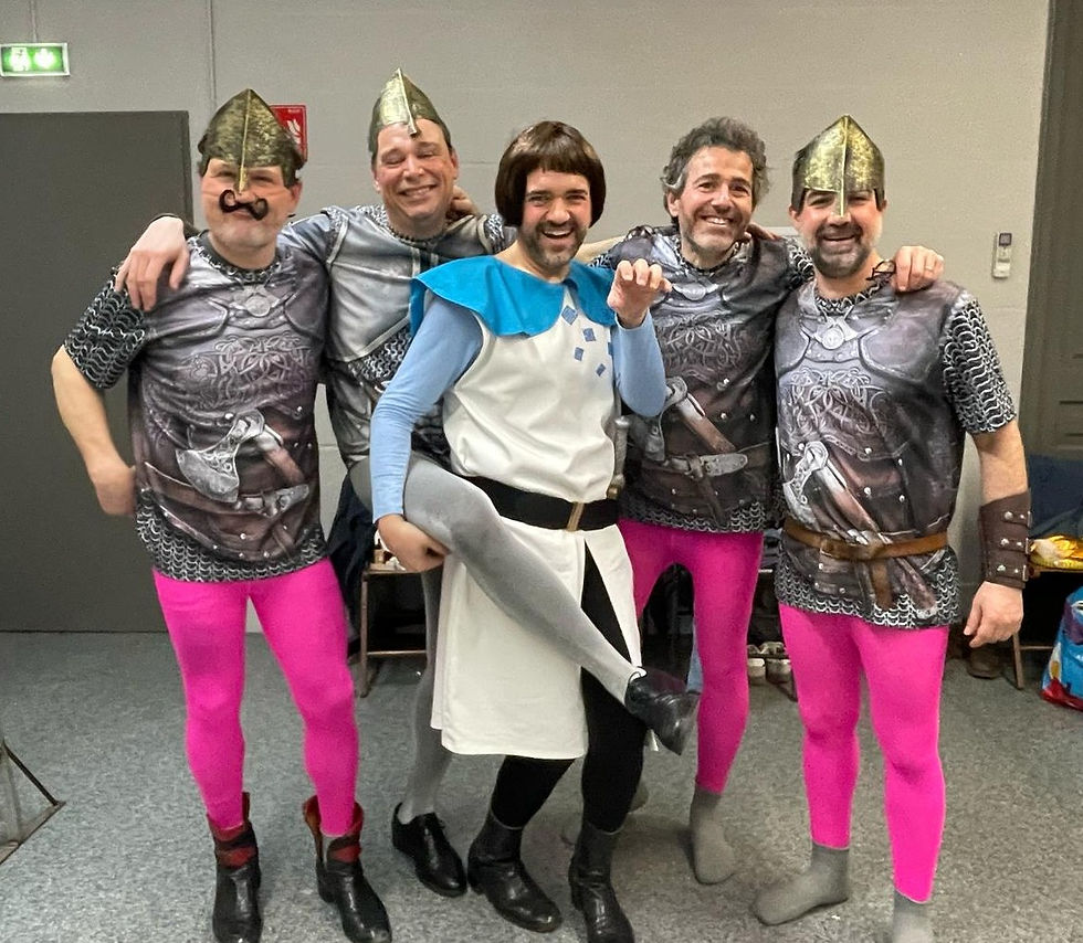 Els guàrdies francesos amb el RAFEL GRÀCIA: ALBERT TOUS, PEP BRANSUELA, SEVER ROIG, DANI INVERNON