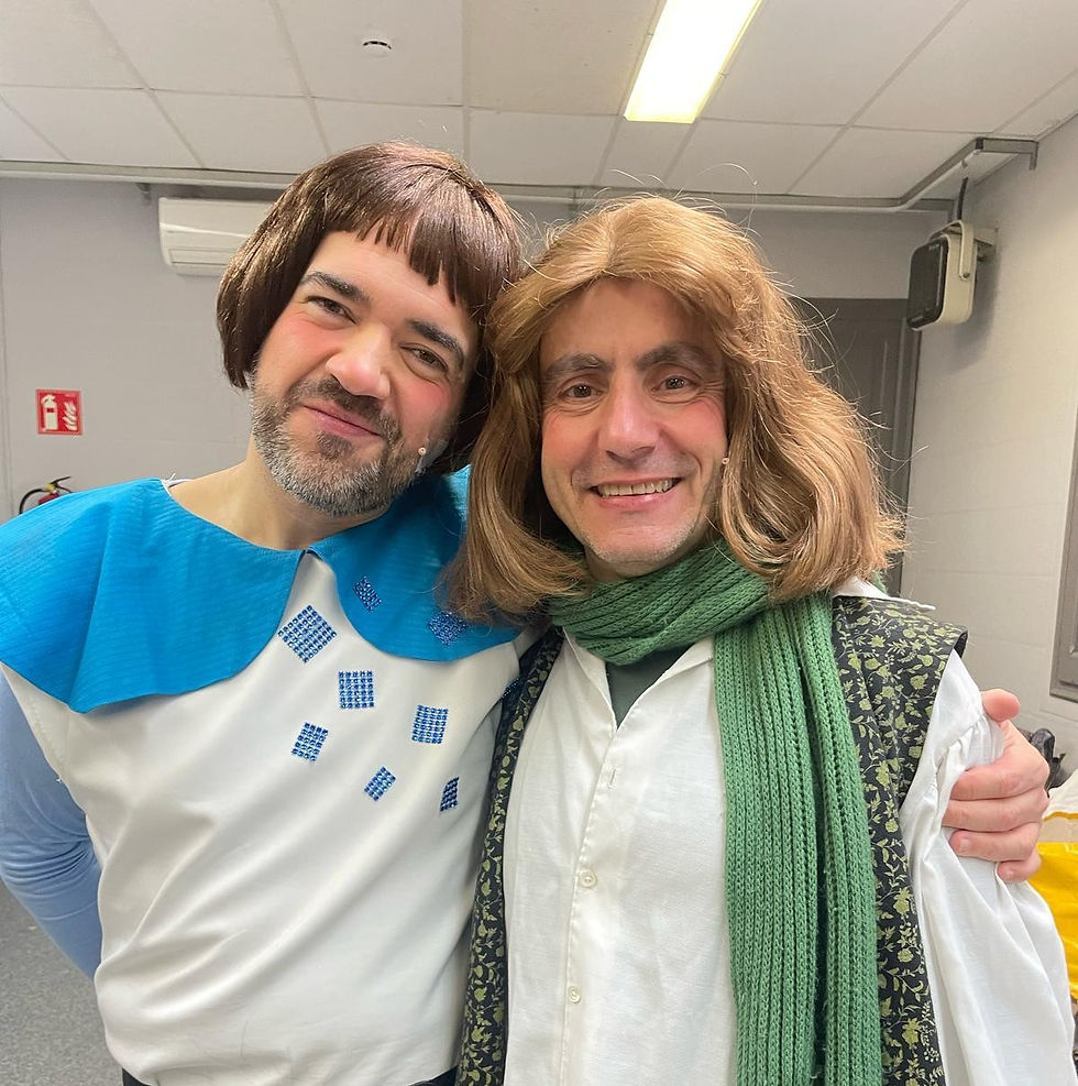 En RAMON RULL acompanyat del Rafel. Ell també ha fet de coreògraf.