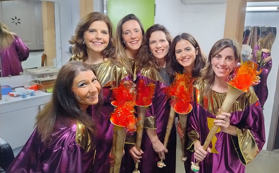 El grup de les "Lakers girls": CRIS NAFRIA, ANNA TURULL, BERTA MARTÍN, CARME ADELL, TANTI FABREGAT, CRIS VIDAL. D'entre elles, la Cris N., l'Anna, la Berta i la Cris V. han fet de coreògrafes.