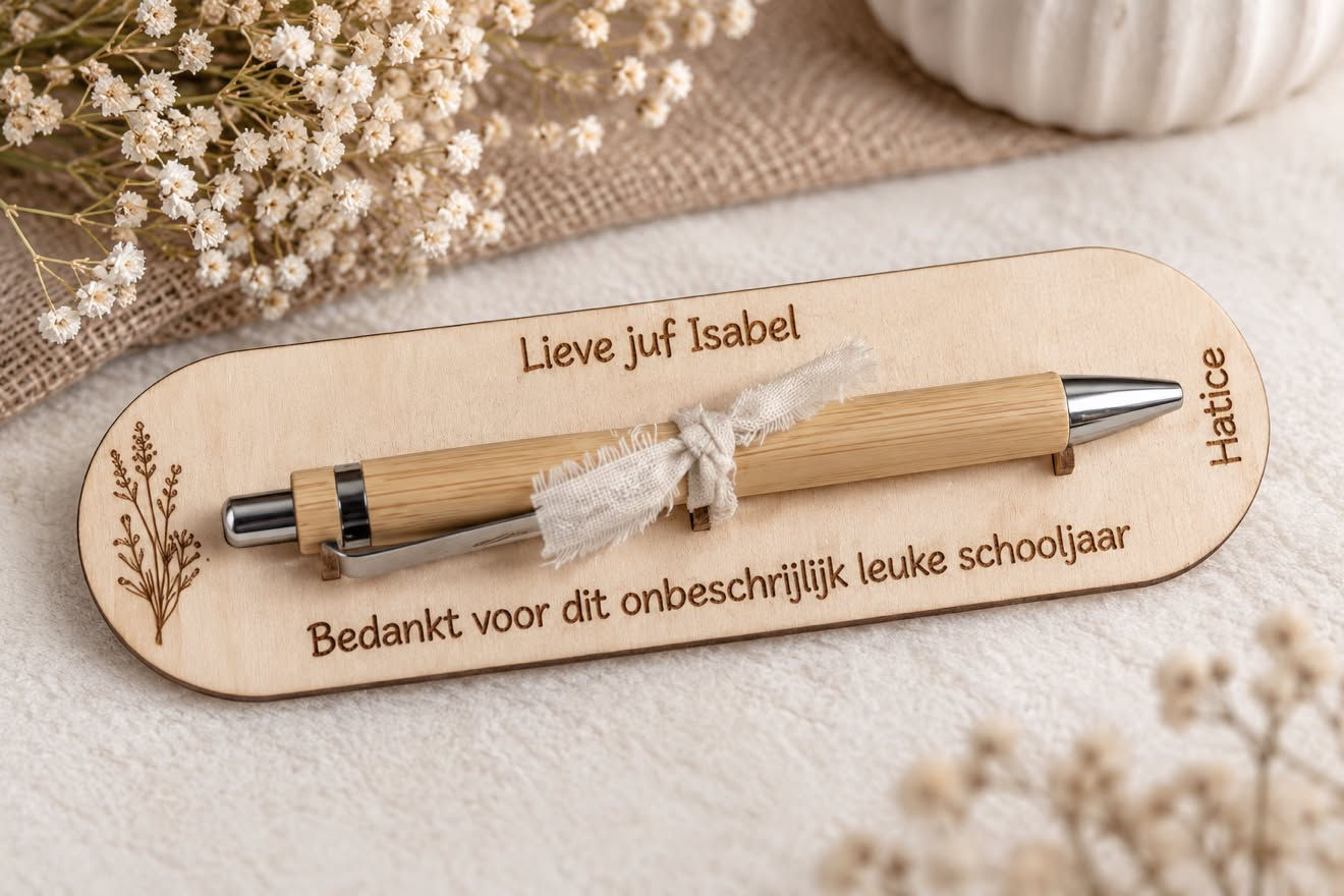 Luxe Gepersonaliseerd Houten Kaartje met Bamboe Pen als Bedankje