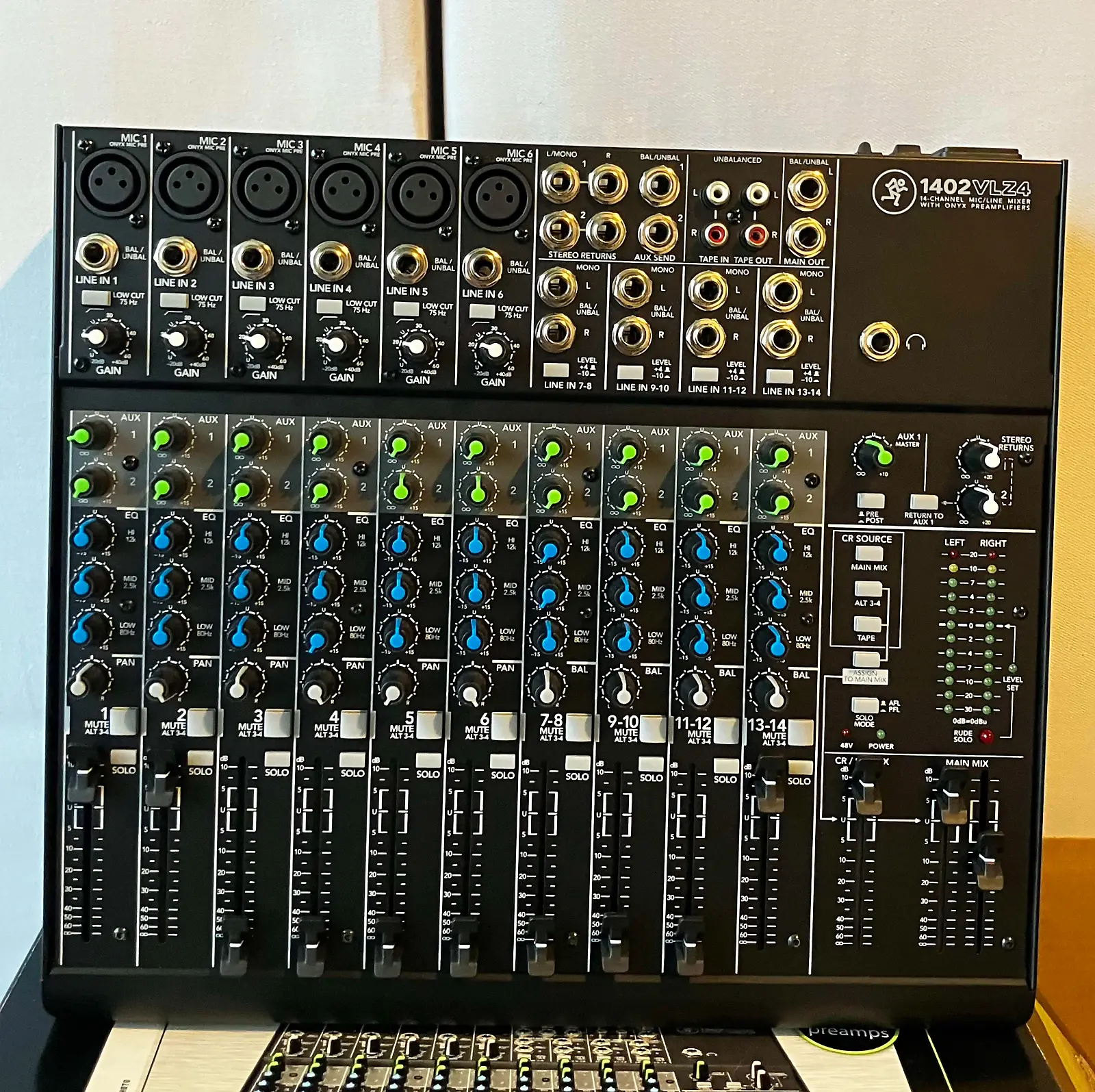 AUDIO MIXER