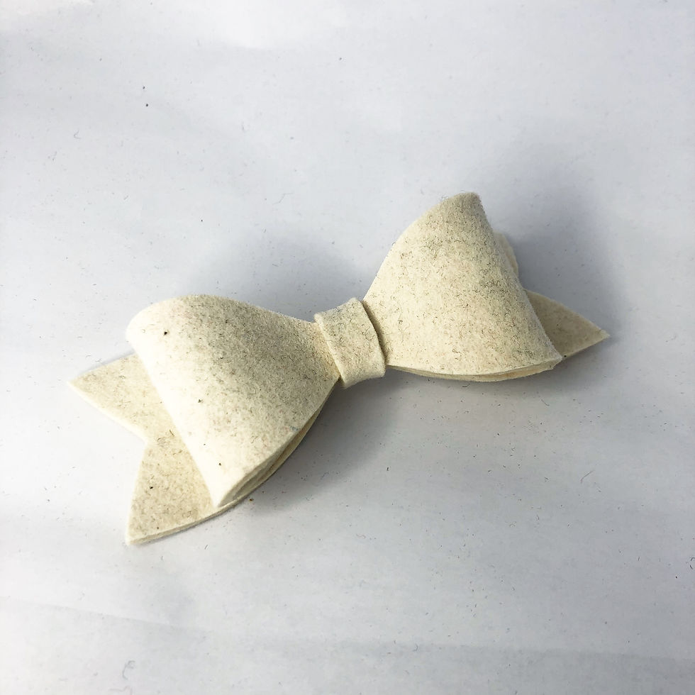 Miniatura: Lazo Brooche