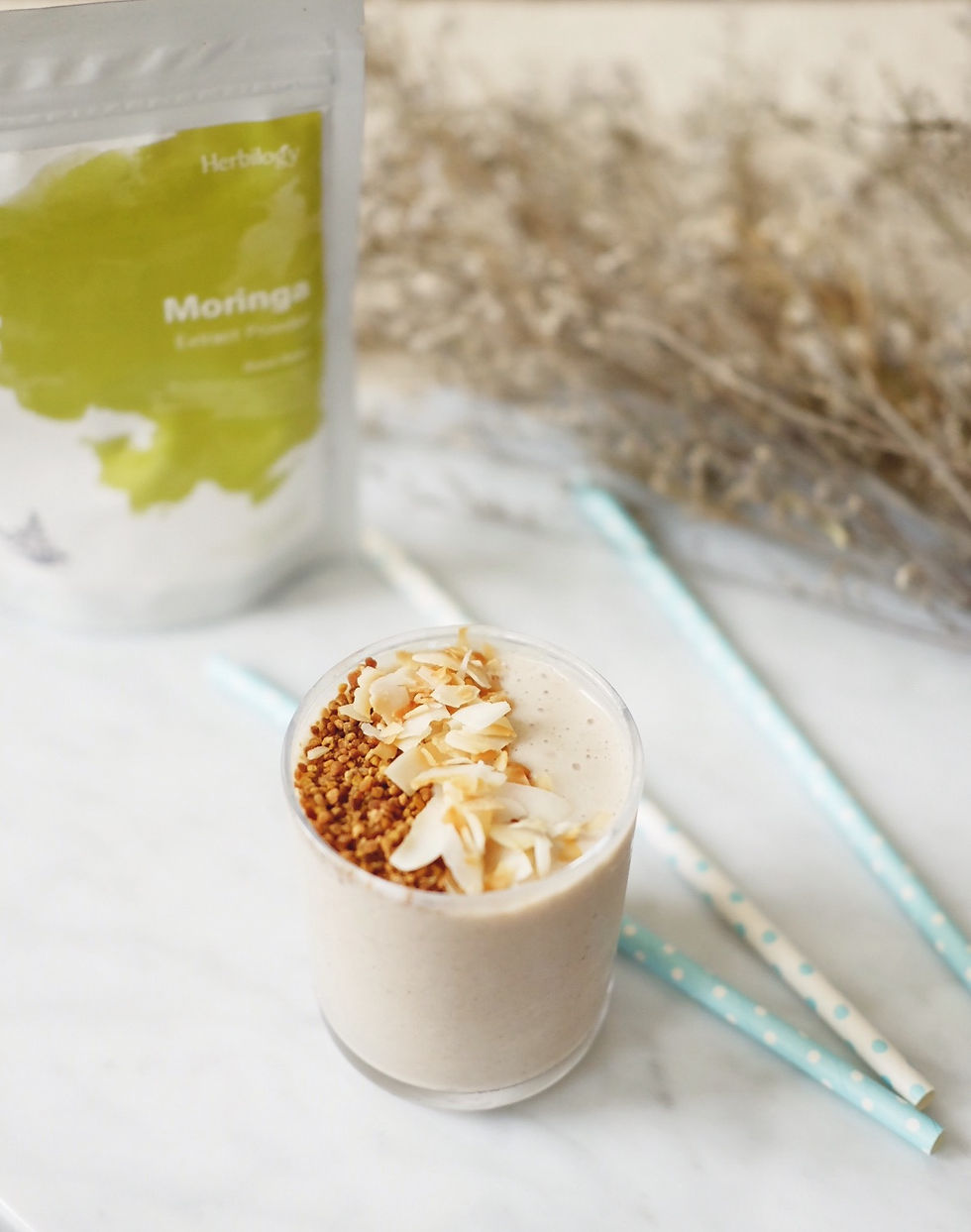 Vegan: Moringa Cereal Milk Smoothie