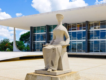 Inconstitucional: 35 anos após a Constituição de 1988, Brasil ainda não tem lei de proteção LGBTQIA+