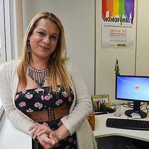 Quem é Symmy Larrat, primeira travesti secretária nacional no governo brasileiro