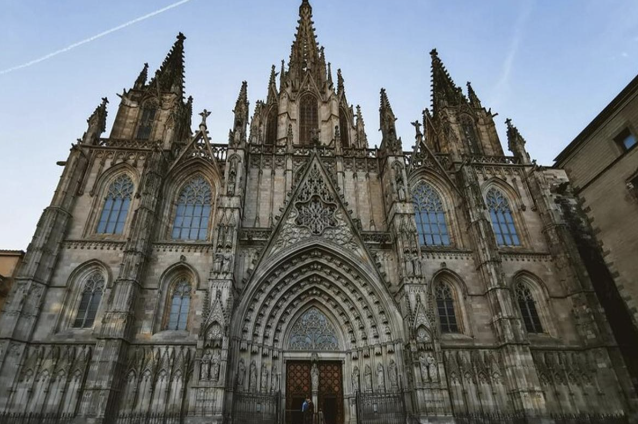 Barcelona Gothic Quarter Self Guided Walking Tour with Mobile App