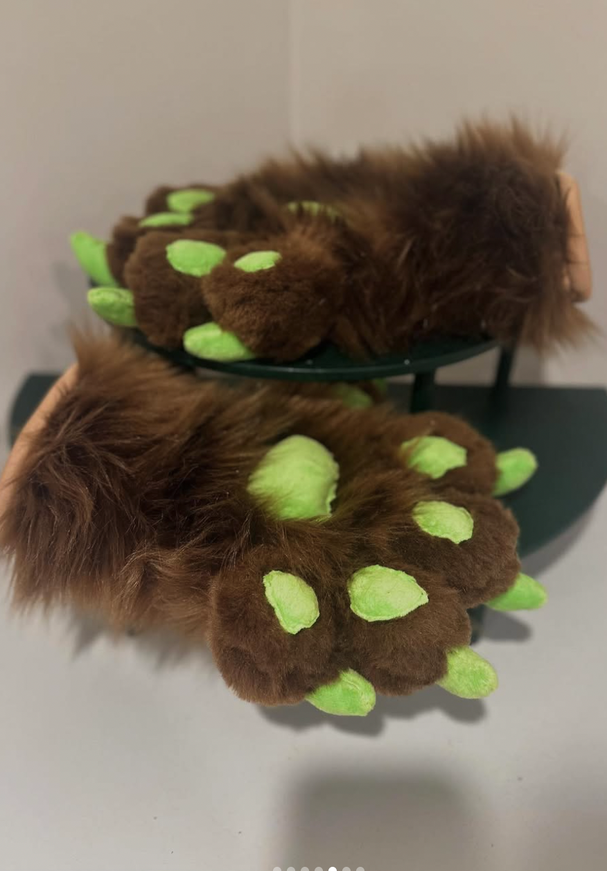 howlett paws