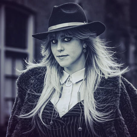 ABOUT ME - Irina Wolf - Unique vocals, Vintage rock style