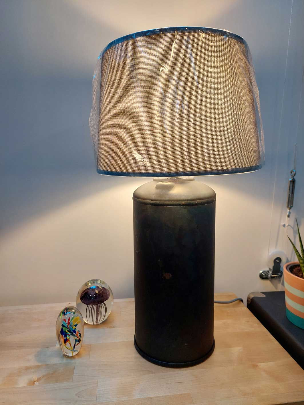 Pied de lampe extincteur décapé