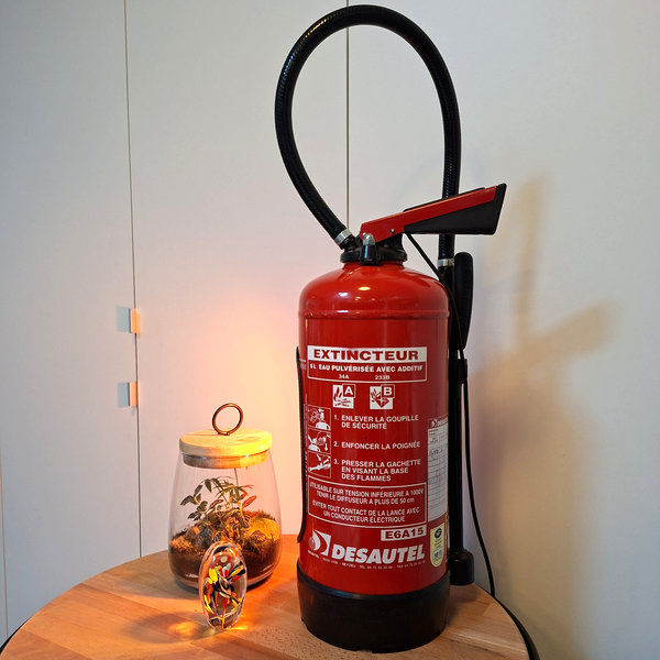Miniature : Lampe extincteur avec lance